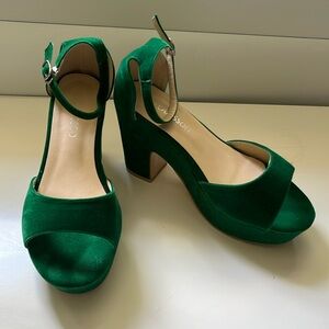 Kelly Green velvet sandals.  Worn Once. European ladies size 41= US Ladies 10
